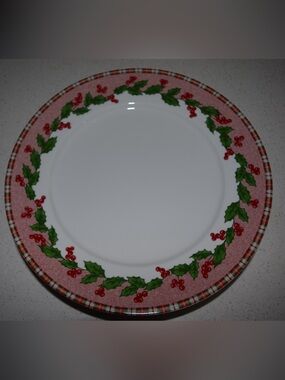 Vintage Essential Home Tartan Ribbon Christmas Dinner Plates (4) 2005 10.75”
